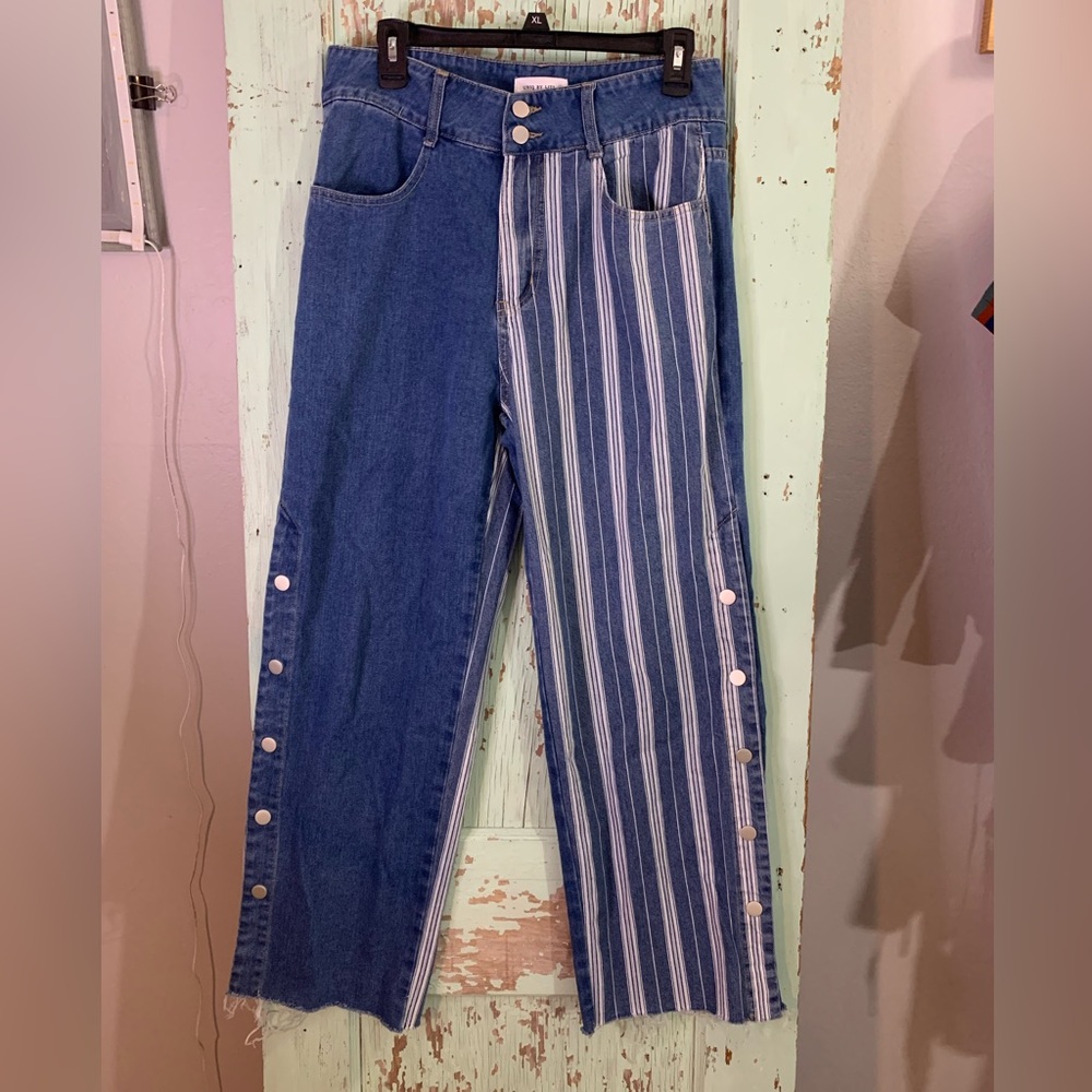 Women’s Uniq by Litz striped denim mom jeans with button slit and frayed hem